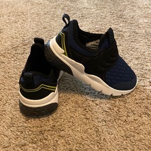 Toddler boys Athletic Works tennis shoes.
